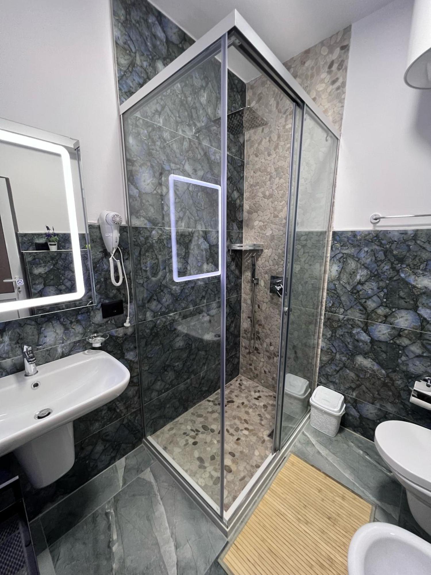 Sunset Apartments Lungomare Vlore Ngoại thất bức ảnh