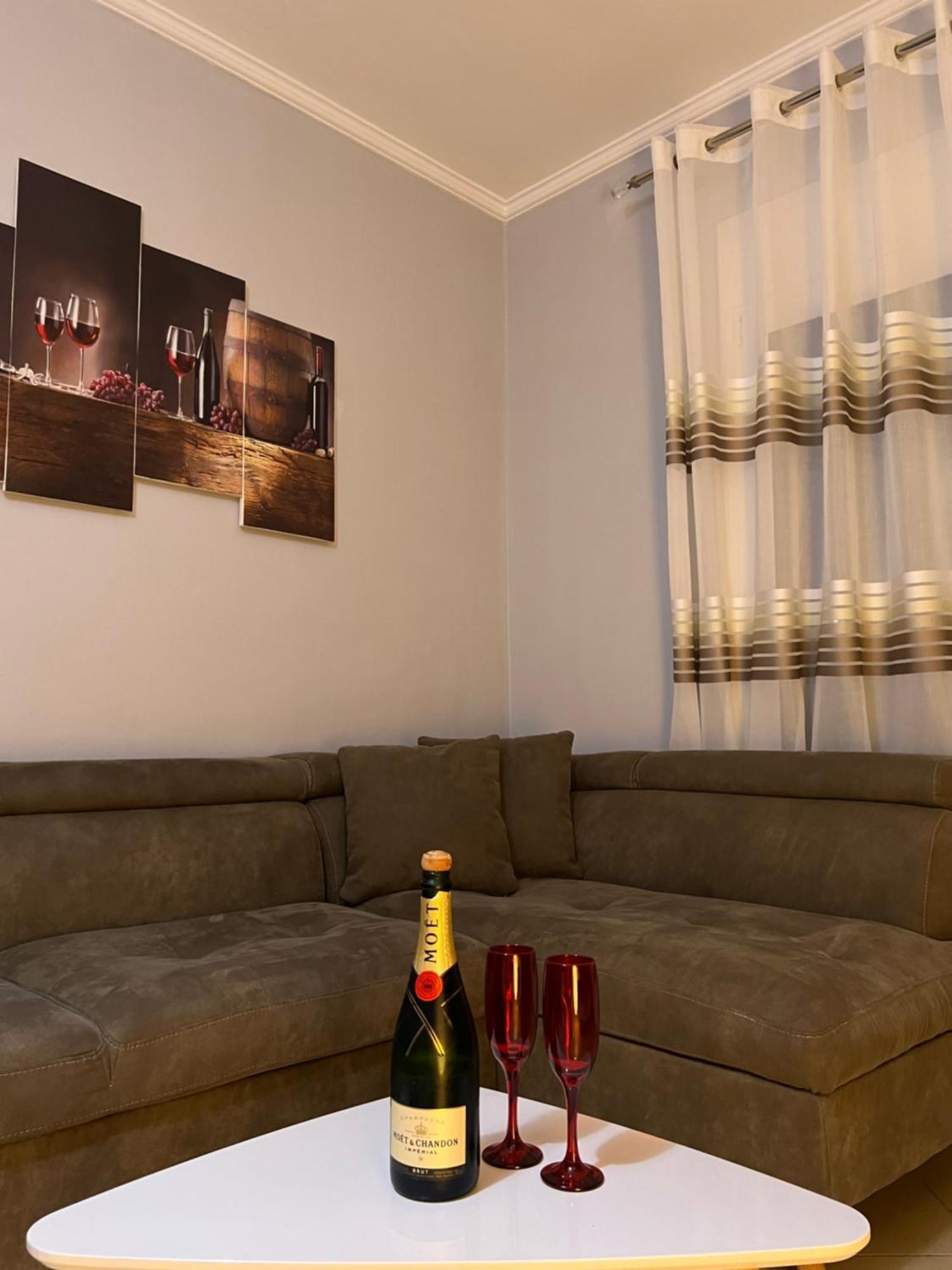 Sunset Apartments Lungomare Vlore Ngoại thất bức ảnh