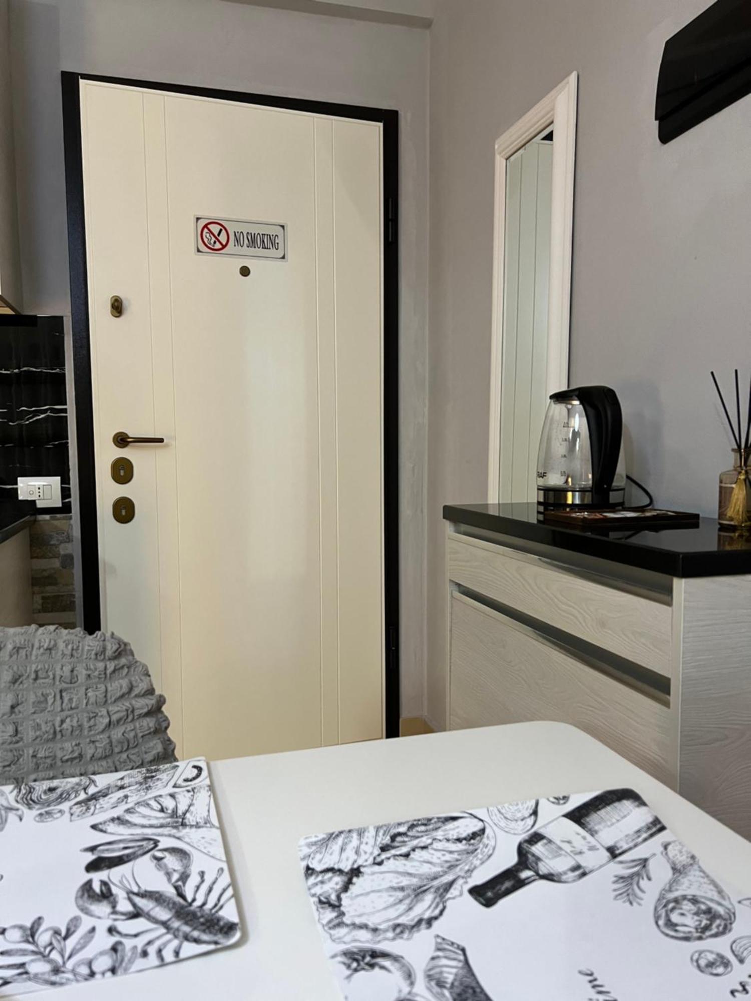Sunset Apartments Lungomare Vlore Ngoại thất bức ảnh