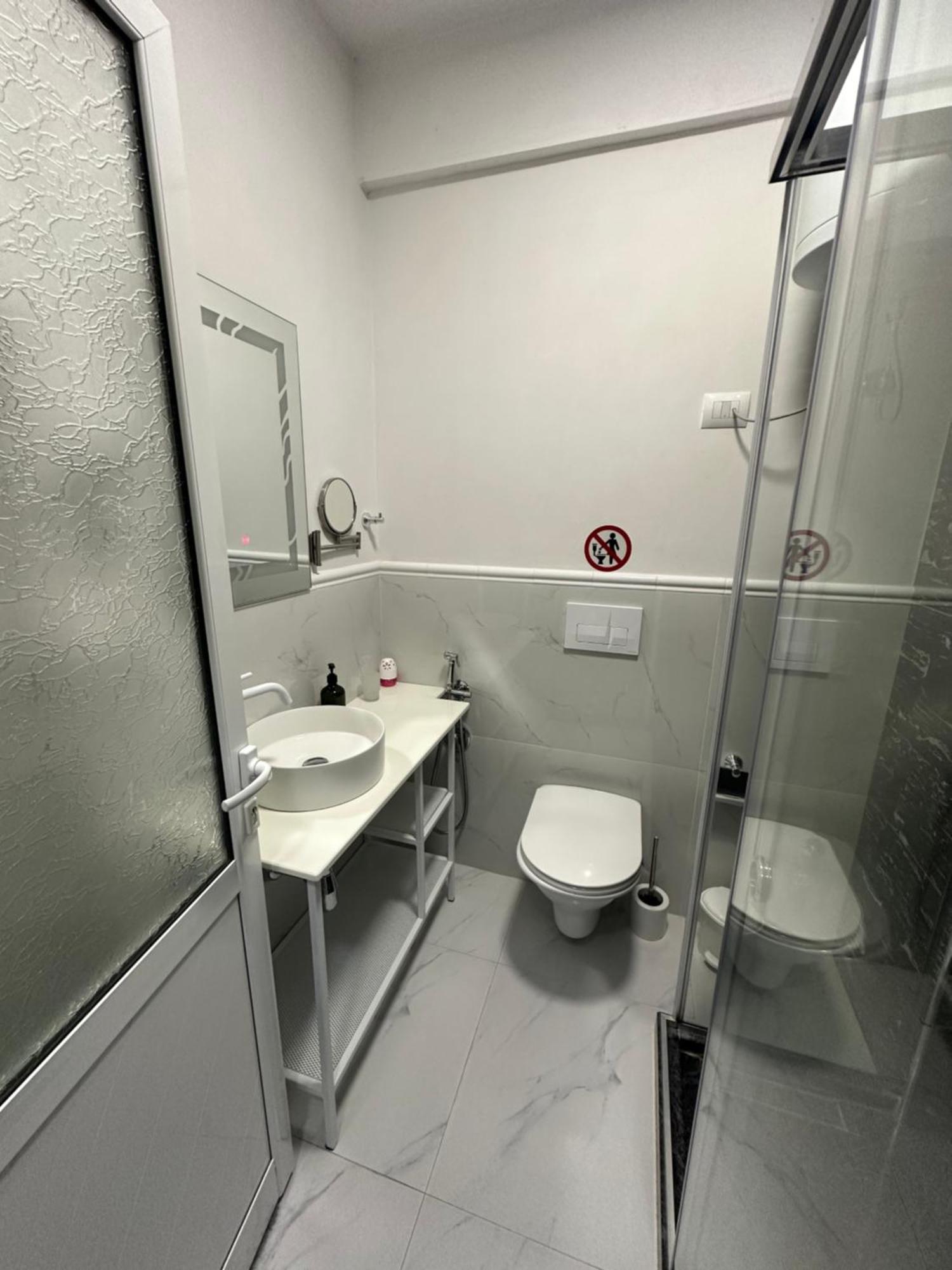 Sunset Apartments Lungomare Vlore Ngoại thất bức ảnh
